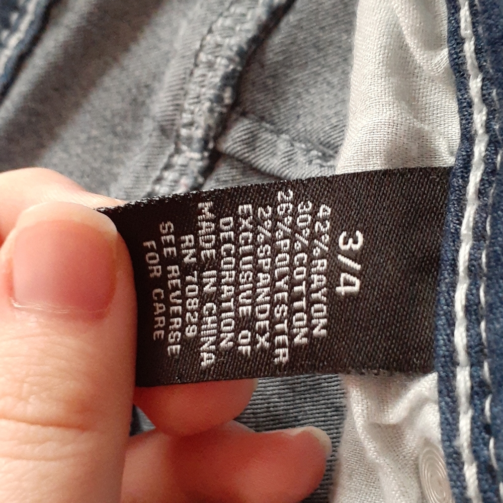 Capris! - Picture 5 of 5